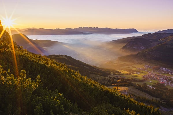 300 Kilometer Wanderwege eröffnen einmalige Ausblicke, wie vom Kühgundkopf nach Bad Hindelang im Allgäu © Gernot Fleck