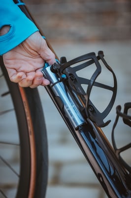 SCHWALBE SOS PUMP   Kleiner Notfallhelfer 