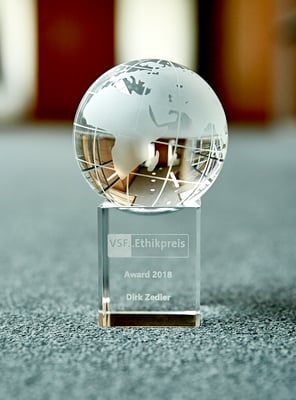 Pokal Ethikpreis - @Nora Erdmann