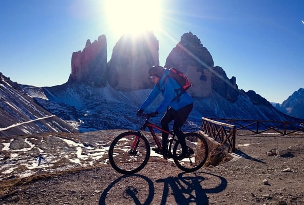 Bauer Andreas Unterfrauner vom „Roter Hahn“-Mitglied Christlrumerhof in Bruneck kennt die besten Trails im Südtiroler Pustertal. ©Christlrumerhof/Andreas Unterfrauner