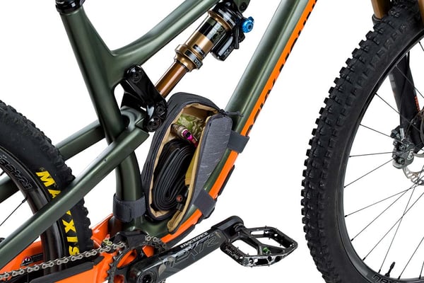 Multi Frame Pack carbon grey ©Evoc