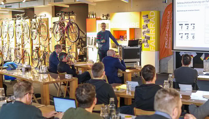 Im Performance-Prüflabor des Zedler-Instituts ©Zedler-Institut