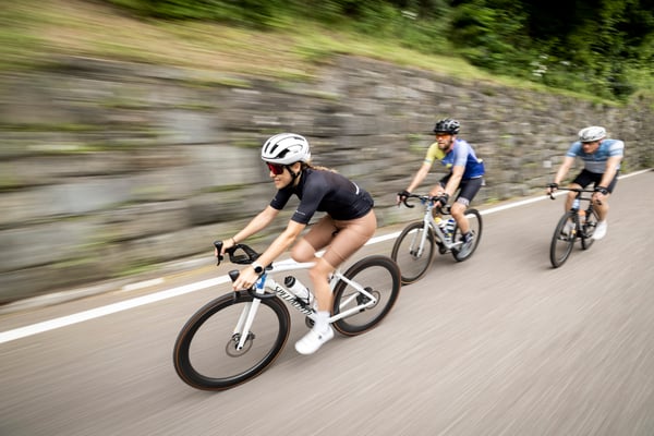 Spektakuläre Strecken, überwältigende Pässe und namhafte Etappenorte begleiteten die Teilnehmenden der TOUR Transalp in den vergangenen Tagen ©Markus Greber
