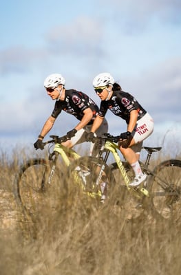 Mit der neuen Kollektion „The Art of Celebration“ präsentiert Gobik ein Kit, das weit über funktionale Sportbekleidung hinausgeht. © Gobik