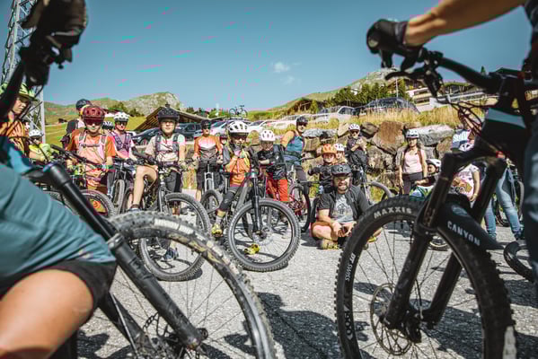 Das erfolgreiche Eventformat der Family Bike Vibes freut sich auf den Bikesommer 2023 // Copyright Arosa Tourismus / Veit Fritz