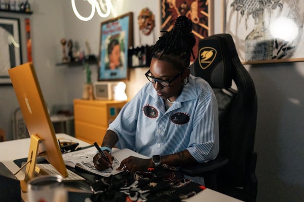 Karabo Poppy ist eine in Johannesburg ansässige Illustratorin und Grafikdesignerin © Gobik