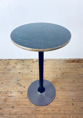 Industriële statafel van CAR Katwijk Projectmeubelen van boven gezien