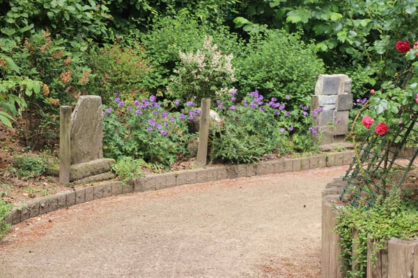 Unterschiedliche Steine zum Fühlen und Ertasten