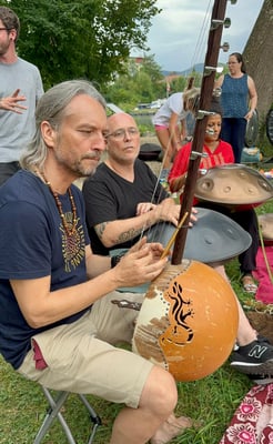 Ngoni und handpan 