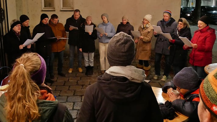 Dritter Adventsamstag, der Quo-Vadis Chor singt Weihnachtslieder 