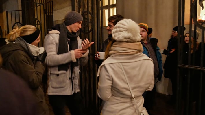Punschhütte nach der Christmette (am vierten Adventsonntag)