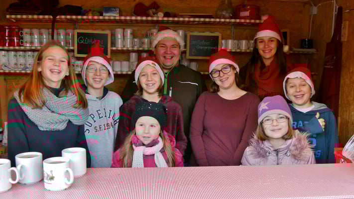 Punschütten-Team am vierten Adventsonntag (Ministranten)