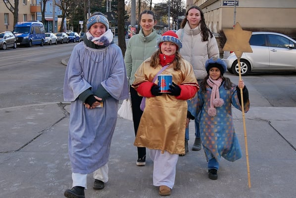 Sonntag (zweiter Tag), erste Sternsinger Gruppe
