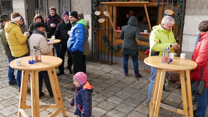 Punschhütte am ersten Adventsonntag