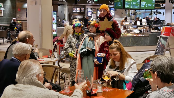 Montag (dritter Tag), Sternsingen im Interspar