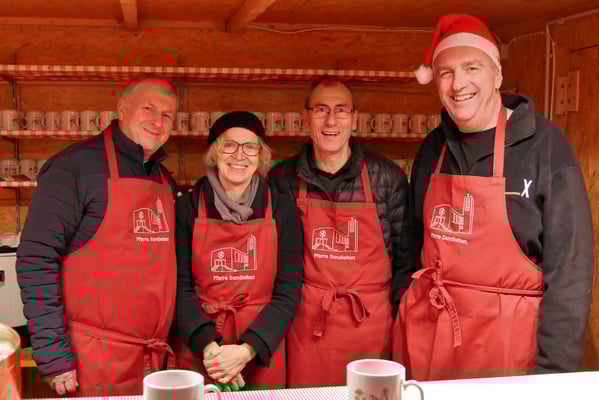 Punschhütten Team am ersten Advent-Samstag.