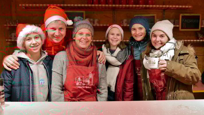 Das Punschhütten Team am dritten Adventsamstag.