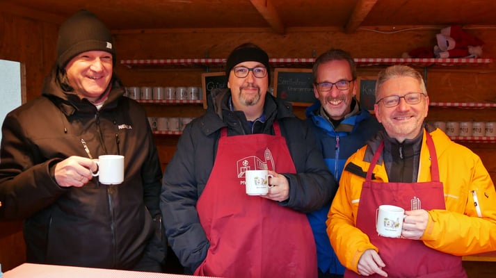 Das Punschhütten Team am zweiten Advent-Sonntag