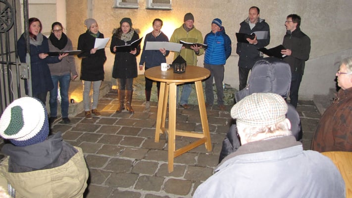 Vierter Adventsamstag, das a-capella Ensemble "Halbkreis"