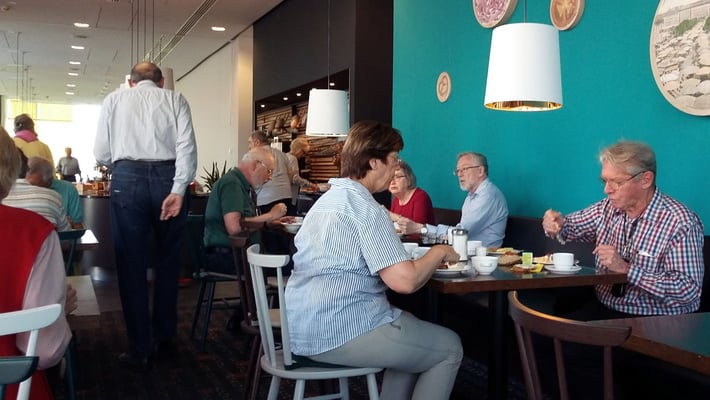 Montag: Frühstück im Hotel in Pilsen