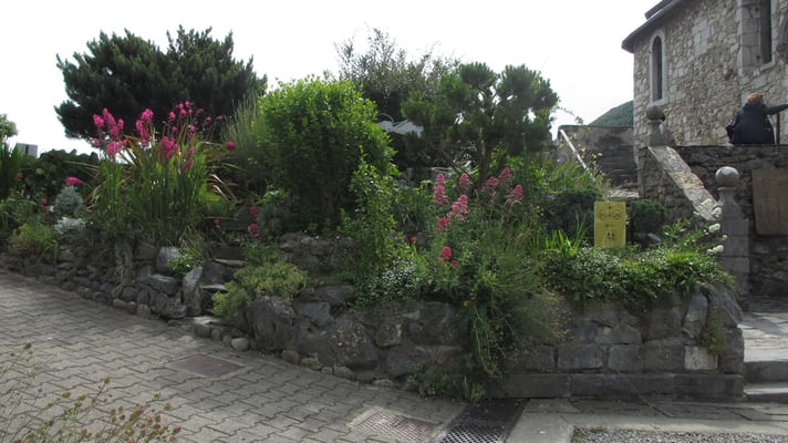 Sonntag: Burg von Lourdes