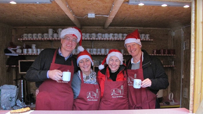 Dritter Adventsonntag, das Punschhüttenteam