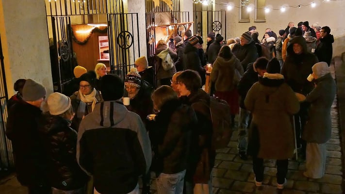 Punschhütte nach der Christmette