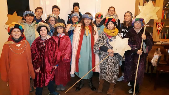 Vierter Tag: 16 Kinder und Begleiter, 4 Gruppen.