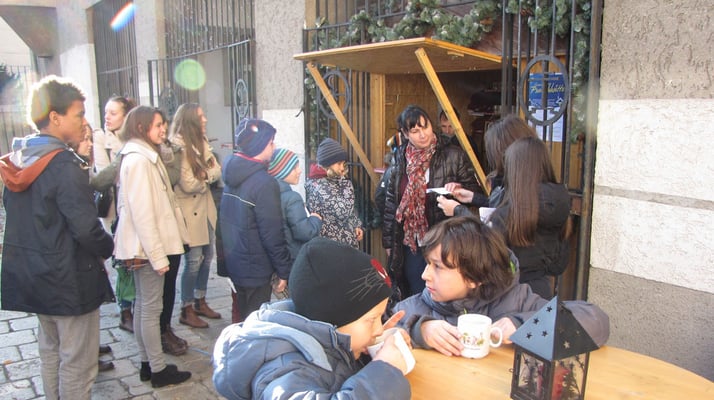 Vierter Adventsonntag nach der Messe, Jungschar- und Erstkommunionkinder nach der zweiten Sternsinger Probe