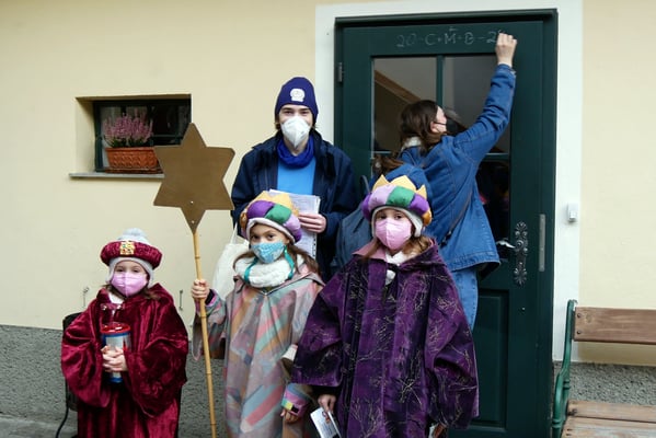 ZweiterTag, Segensspruch an der Tür "20 C + M + B 22"