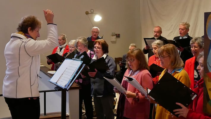 Auferstehungsfeier um 5:00 Früh, der Kirchenchor.