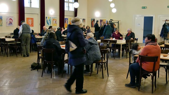 Vierter Advent-Sonntag: viele hielten sich lieber im warmen Pfarrsaal bei Kaffee und Kuchen auf