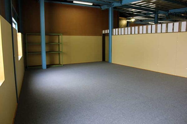 入口方面の部屋の様子