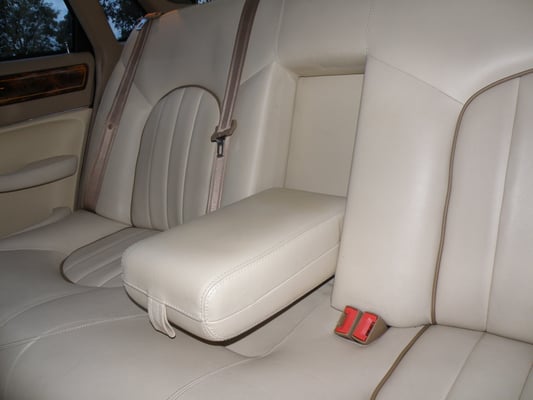 freiraum oberhalb Fond-Armlehne