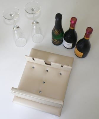 es sollten verschiedene Wein- und Sektflaschen hineinpassen