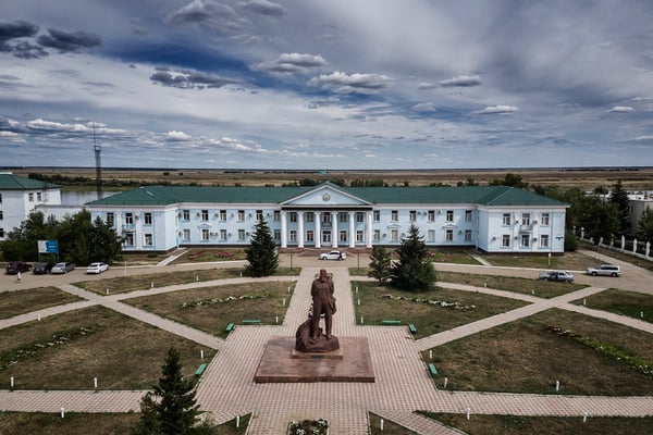 The statue of Kurchatov in one of the square of Kurchatov city