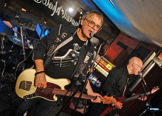 Spruchrif, Thomas Hochstrasser fotografiert von Willy Surbeck im Highspeed Music Bar, Binningen