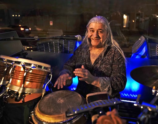 César Barriel, Perkussionist fotografiert von Willy Surbeck im Highspeed Music Bar, Binningen