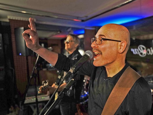 Roberto D’Agostini fotografiert von Willy Surbeck im Highspeed Music Bar, Binningen