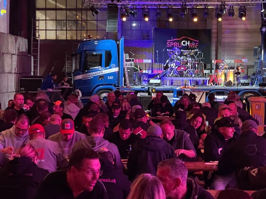 Gäste und Fahrerinnen am Truckertreff Rheinfelden 2025