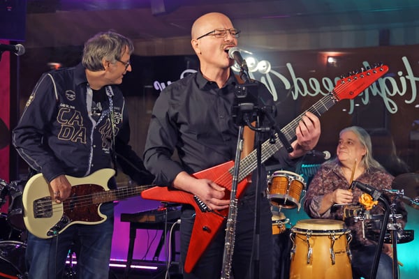 Fotografie: Urs Schmid im Highspeed Music Bar, Binningen