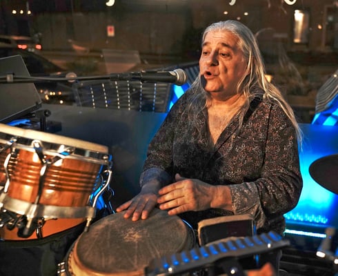 César Barriel, Perkussion Spruchrif, fotografiert von Willy Surbeck im Highspeed Music Bar, Binningen