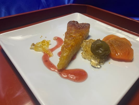 自家採れ八朔のタルトと梅のコンポート