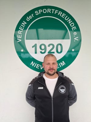 Mark Makovec (Co-Trainer)