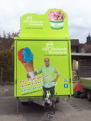 Beschriftung Die Rollende Gelateria, Logodesign und Fotografie und Bildbearbeitung