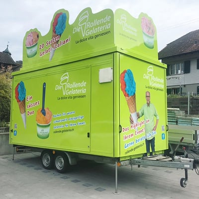 Beschriftung Die Rollende Gelateria, Logodesign und Fotografie und Bildbearbeitung