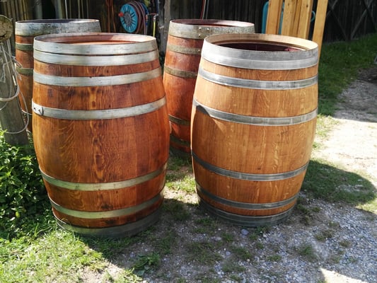 Eichefässer Geflammt gestrichen und hell geölt