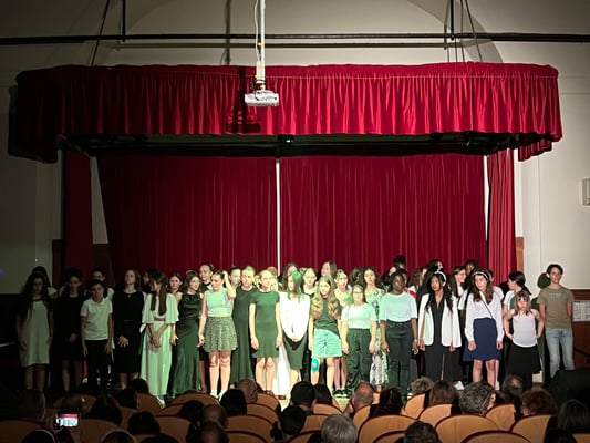 Les deux chorales réunies sur scène