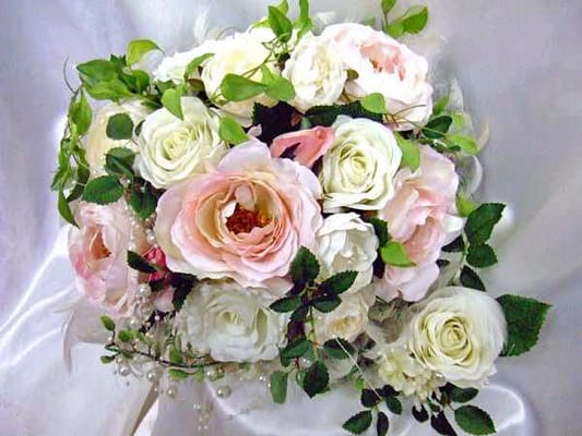 ￥15000（ブートニア込）  17×22x17　造花ブーケ