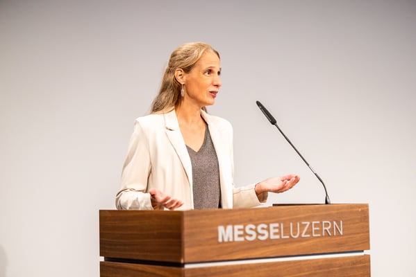 alt="Moderation auf dem Gesundheits-Forum Nottwil 2025"